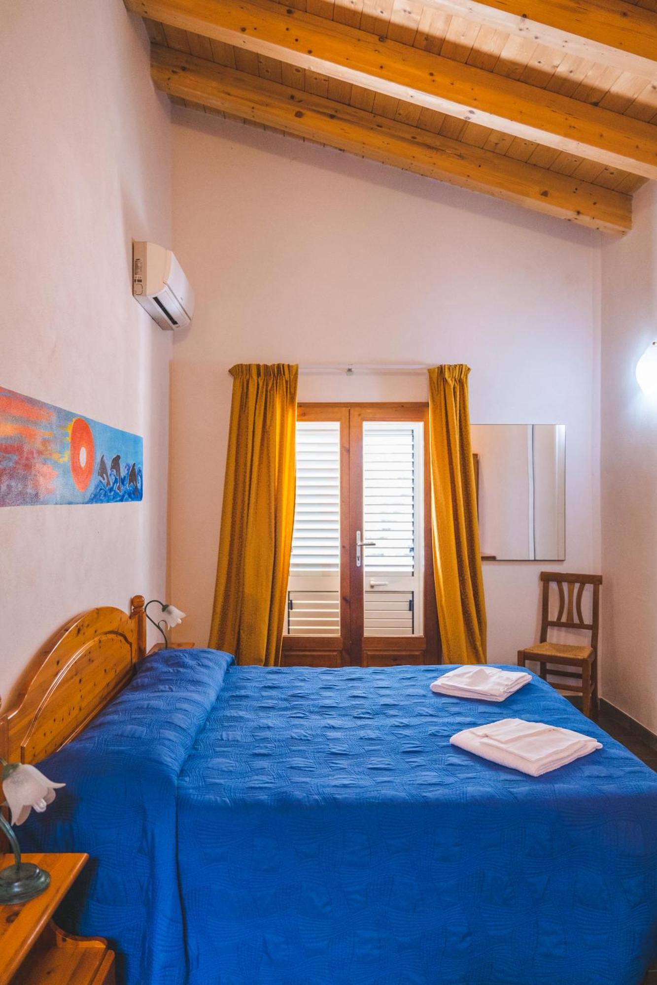Hotel Paola Carloforte  Bagian luar foto