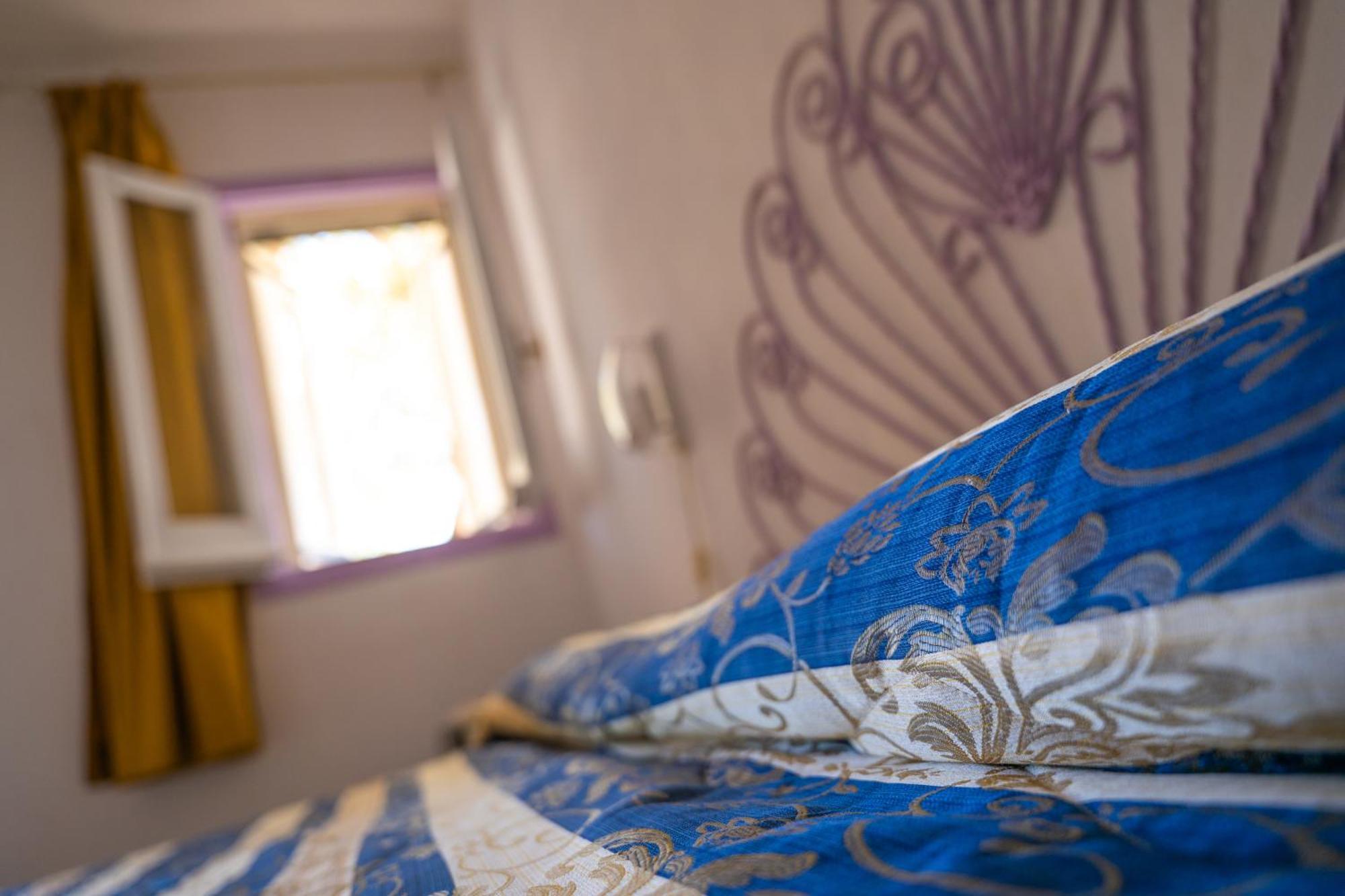 Hotel Paola Carloforte  Bagian luar foto